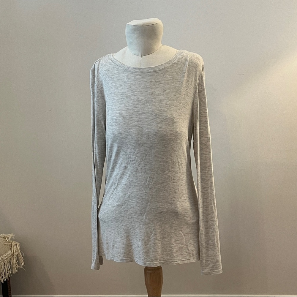 Women's Gray Long Sleeve Top